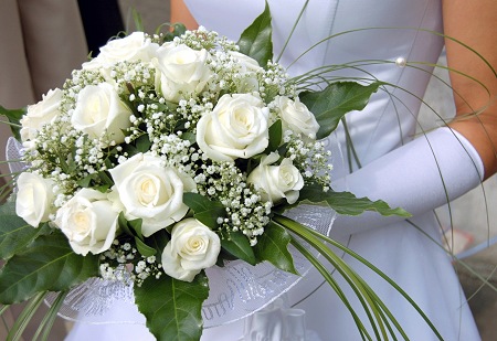 http://knotforlife.com/wp-content/uploads/2013/02/white-roses.jpg